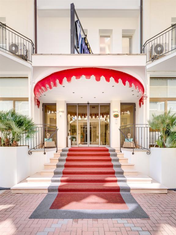 Hotel Manila Лидо-ди-Езоло Экстерьер фото